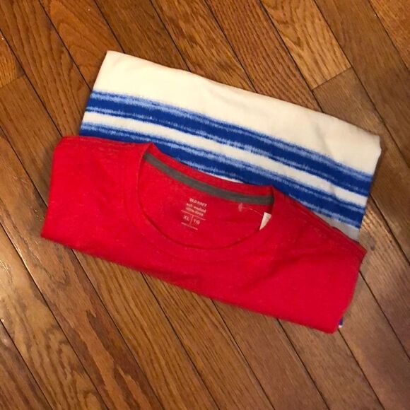 Old navy T red white and blue - Picture 3 of 4
